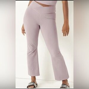 🌴VS Pink High- Waisted Crossover Flare Legging🌴